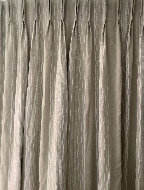 Willow Mesh - white on natural.