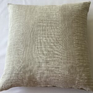 Twiggy White on Natural
