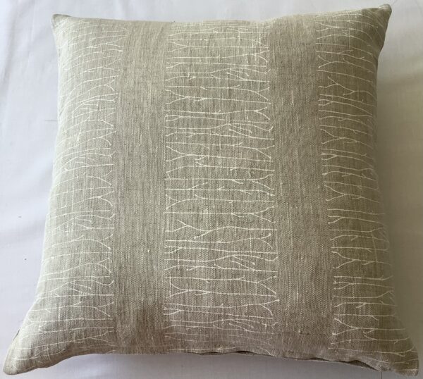 Twiggy White on Natural